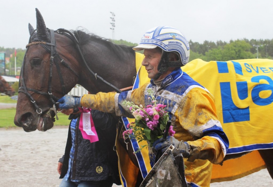 MELLBY CLUB (Muscle Hill-Naomi de lou)