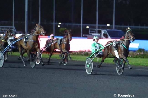 DEVISE DU VIVIER (Real de Lou- Mélusine du vivier)