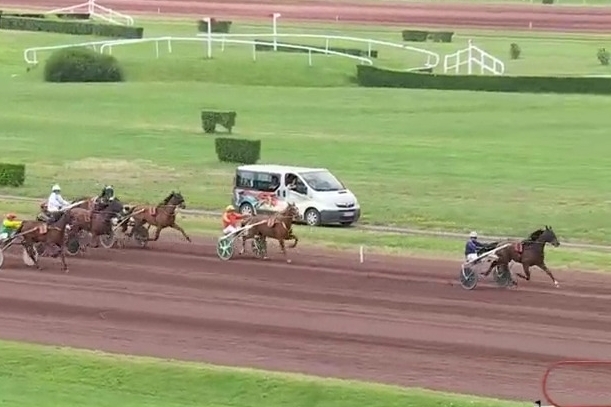 KALMIO DE LOU (Express jet-Dalmia de Lou)...