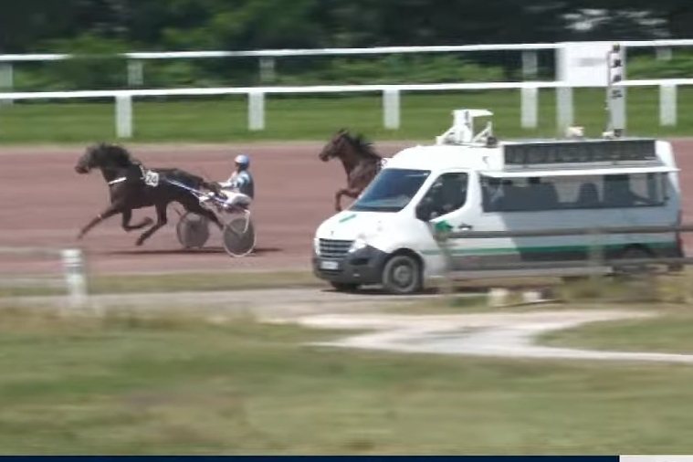 MOGADOR DE LOU (Un mec d'héripré- Gisela de lou)...
