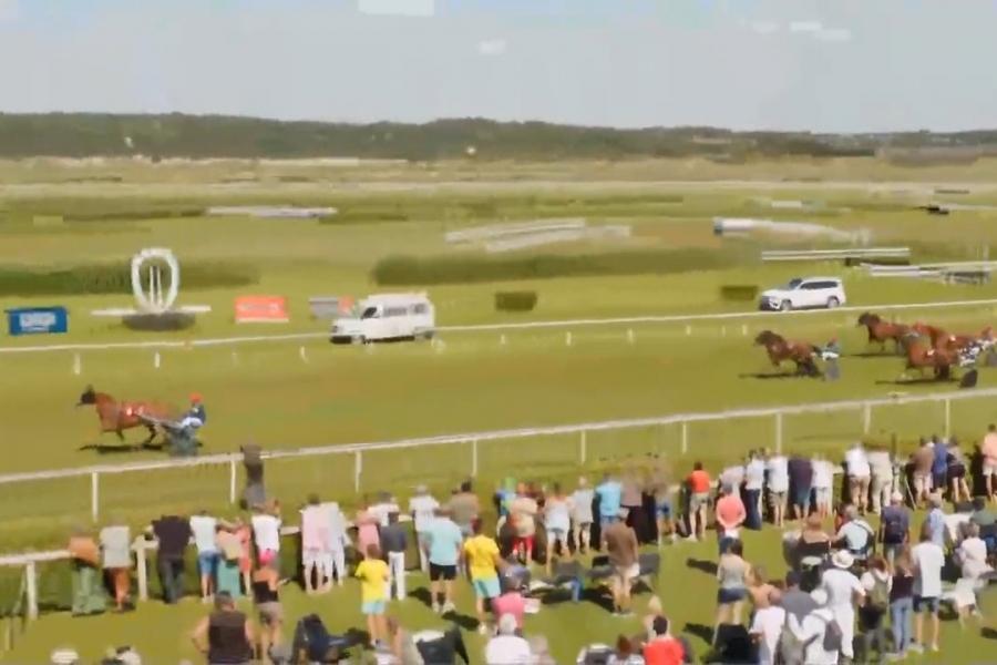 KATIA DE LOU ( Love You- Pareastern de Lou)