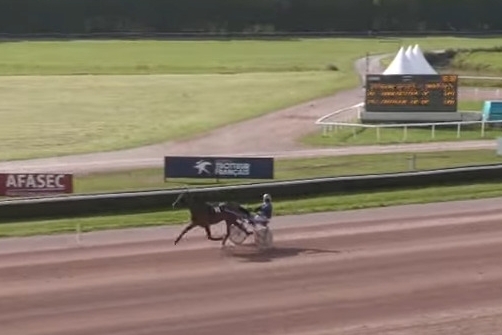 MAMAORA DE LOU (Village Mystic-Divina de lou)...