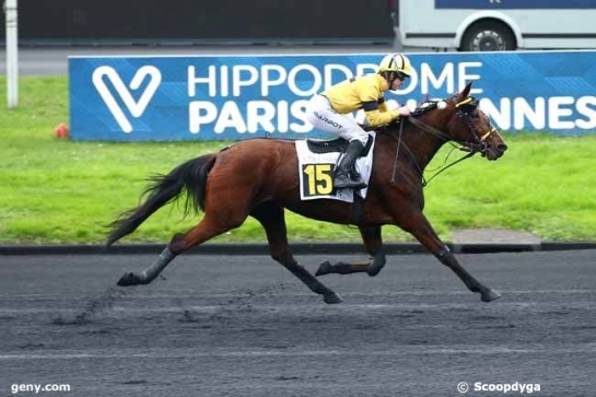 LEXIE DE BANVILLE (Real de Lou-Cannebière par Orlando vici)