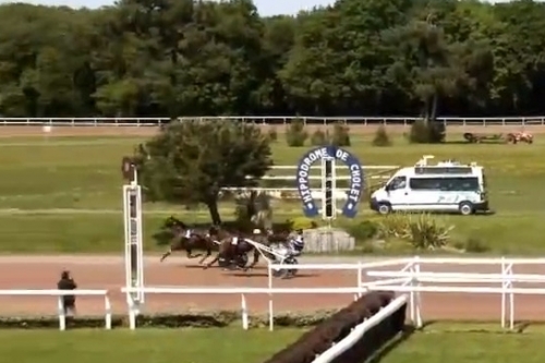 KARIOLA DE LOU (Sam bourbon-Vikivera de Lou)...