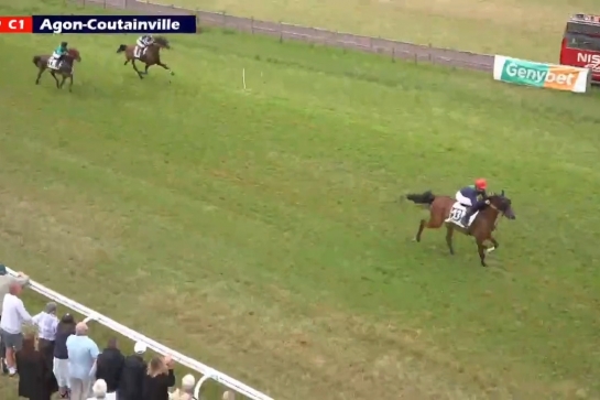 MAMAORA DE LOU (Village Mystic-Divina de lou par Real de Lou)...