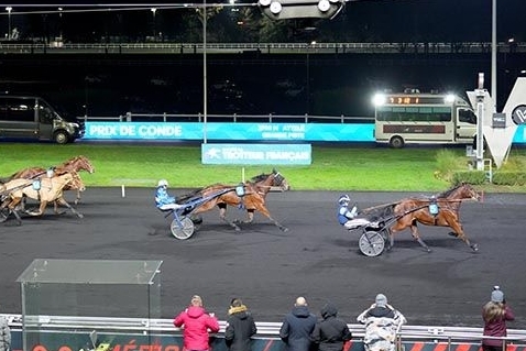 LOULOU BAD (Real de Lou -Danse Barbès par Un amour d'haufor)...