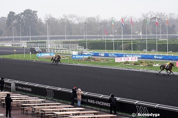 MARIEVA DE LOU (Uriel speed-Tania de lou par And arifant)...