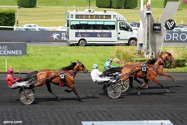MAGICO DE LOU (Un mec d'heripre-Flora de Lou par Prodigious)...