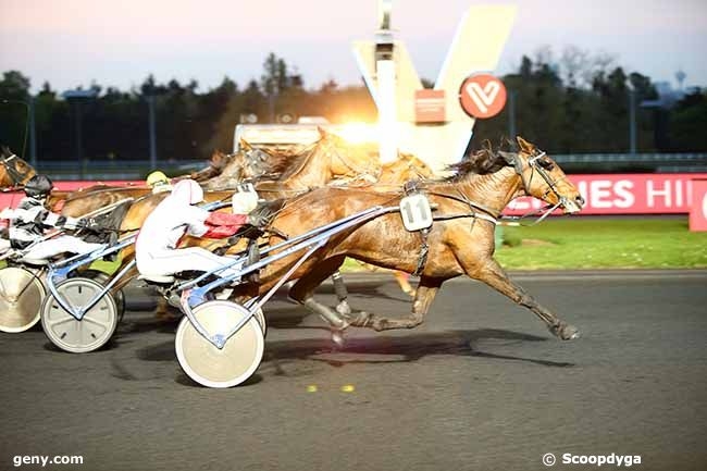 DEVISE DU VIVIER ( Real de Lou-Melusine du vivier)