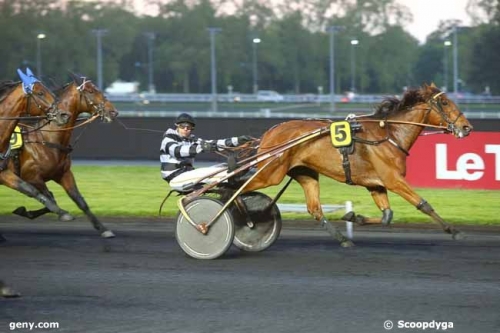 ENJOY DU BOURG (Real de Lou-Ushuaia du bourg)