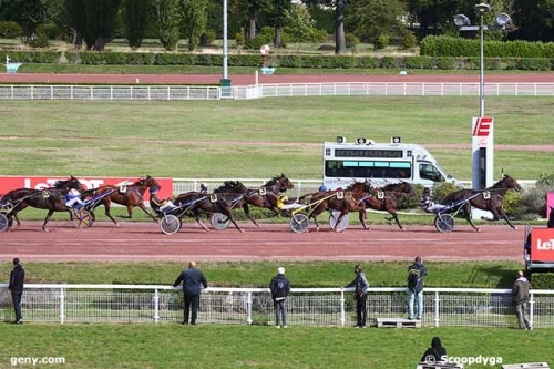 DEVISE DU VIVIER (Real de Lou-Melusine du vivier)